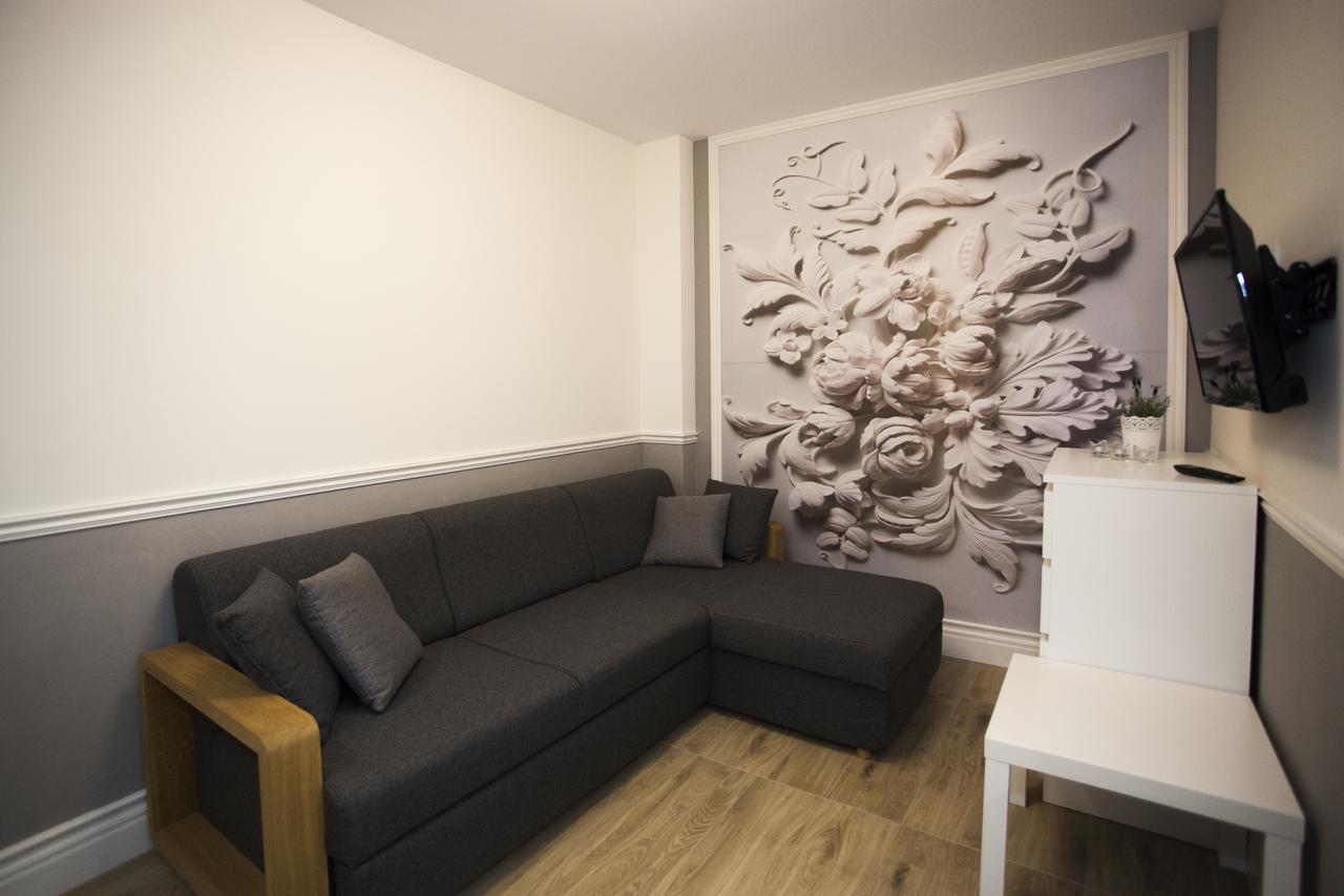 White Home Apartment ビャウィストク エクステリア 写真